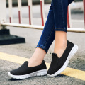 Nouvelles chaussures sur-foot de la mode Chaussures infirmières de grande taille, chaussures de marche d&#39;âge moyen et âgées pour femmes
